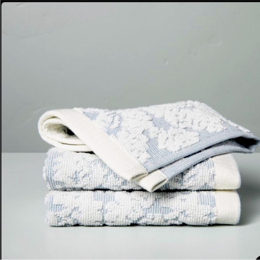 Hearth & Hand Magnolia Geo Medallion 3 Piece Washcloths, Faded Blue